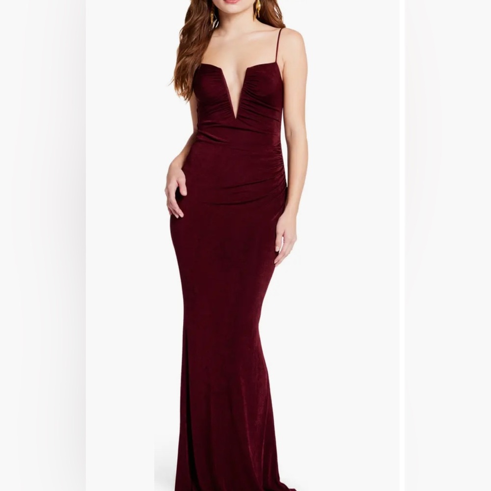 Katie May Erykah Gown size XL in Sangria